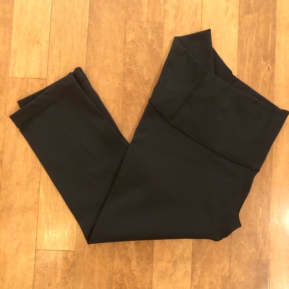 lululemon athletica Pants - Lululemon Cropped Black Leggings